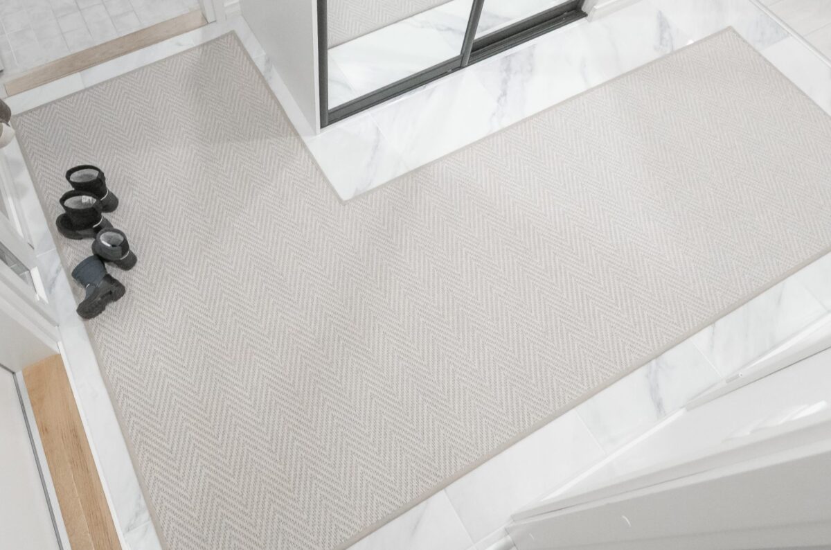 Mittatilausmatto epäsäännölliseen eteiseen – ratkaisut