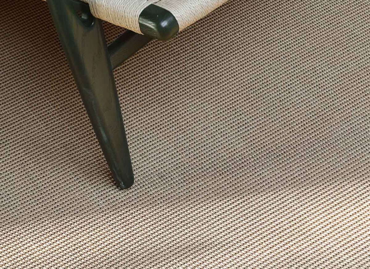 Choosing a Dining Room Rug – 5 Practical Tips for Families