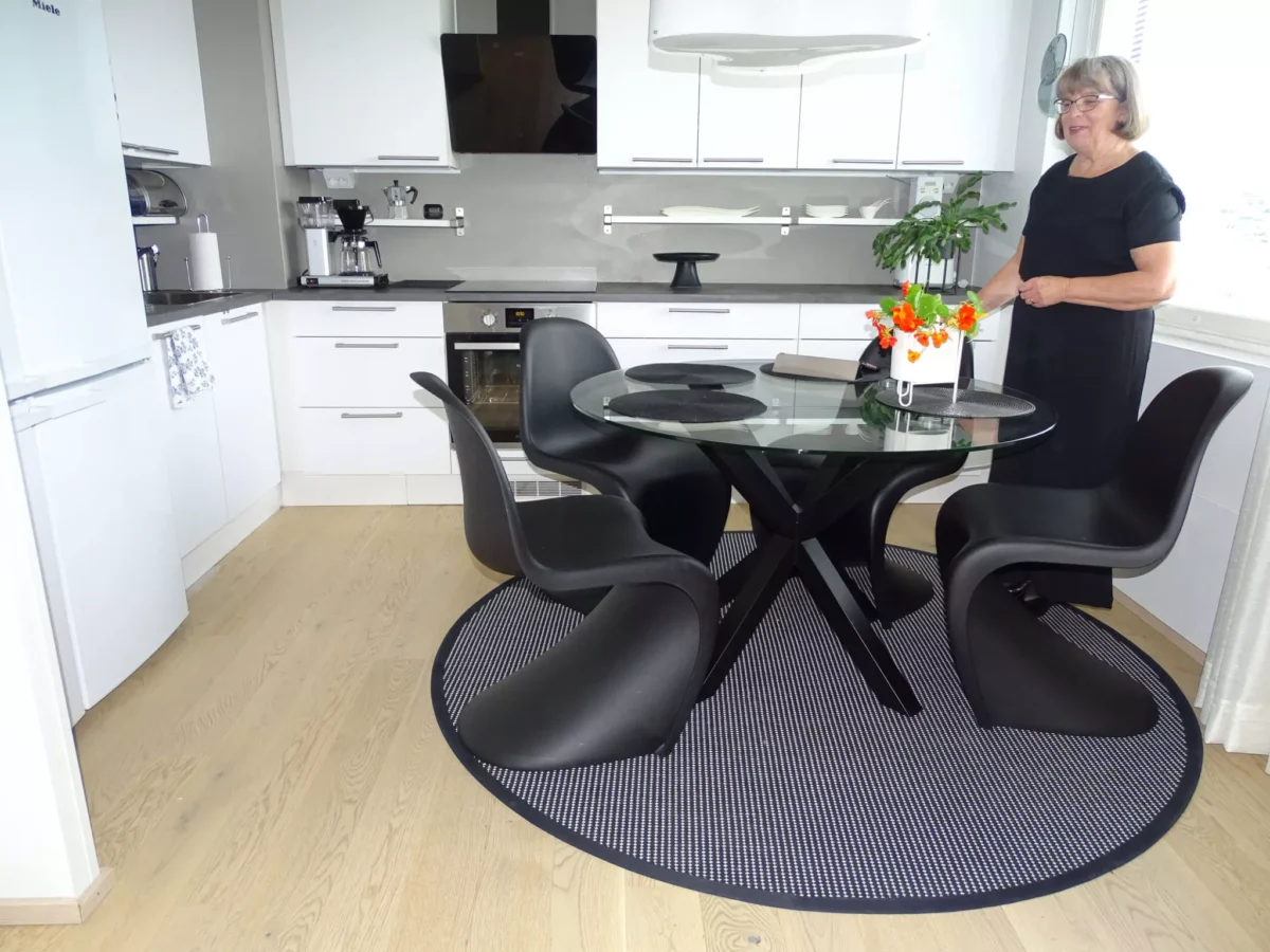 Näin Laila valitsi uuteen kerrostaloasuntoonsa keittiön maton – Käytännöllisyys ratkaisi